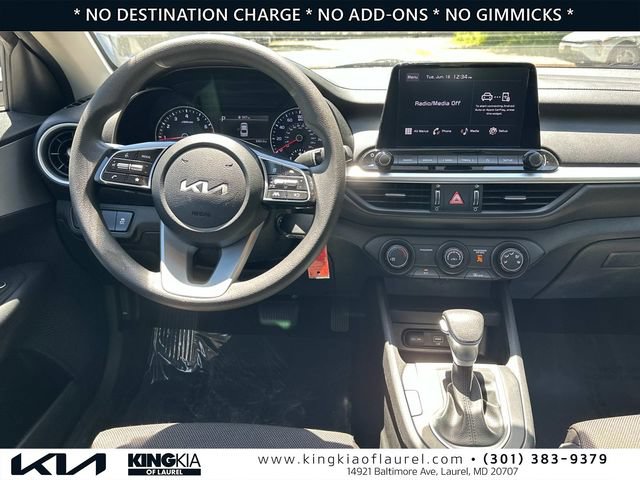 Used 2023 Kia Forte LXS w/ LXS Technology Package FWD image 2