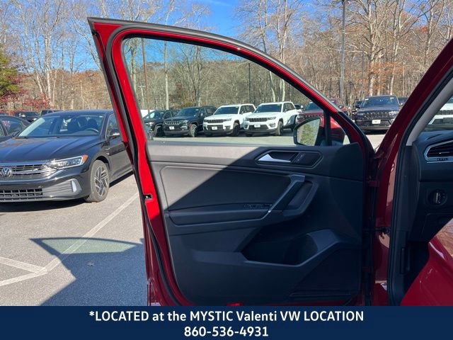 Certified 2020 Volkswagen Tiguan SE w/ Panoramic Sunroof Package image 31