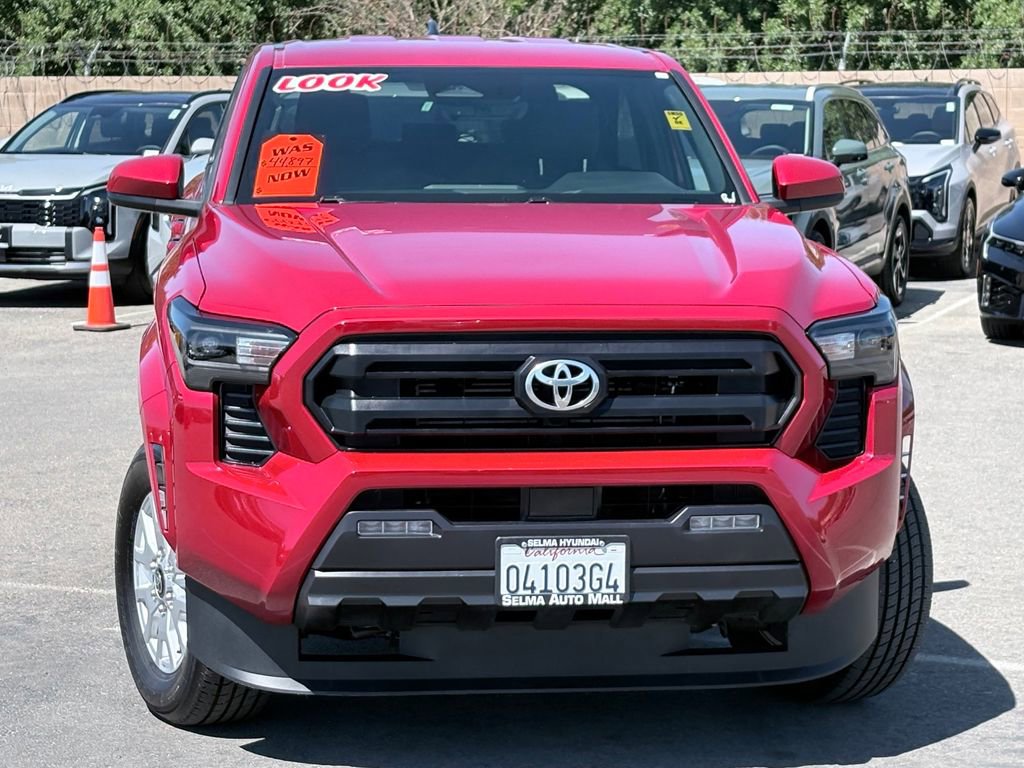 Used 2025 Toyota Tacoma SR5 AWD/4WD image 3
