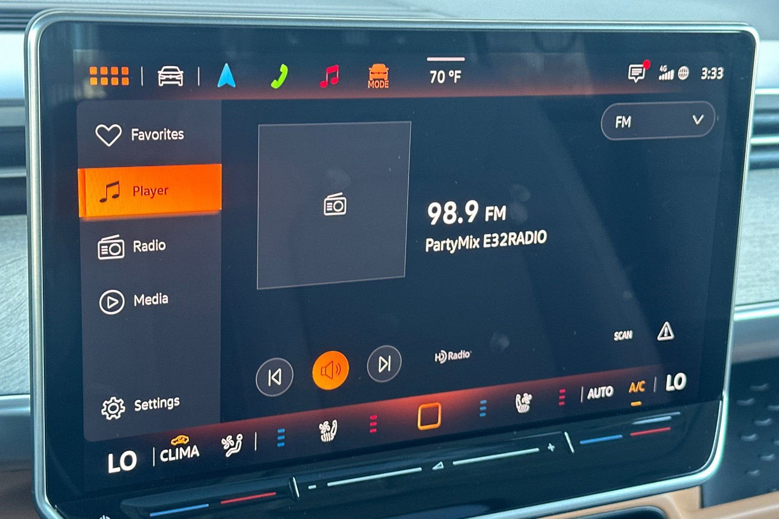 New 2025 Volkswagen ID. Buzz 1st Edition AWD/4WD image 17