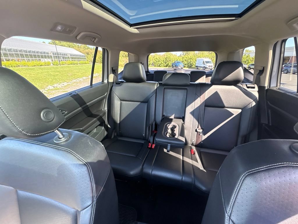 Used 2018 Volkswagen Atlas SEL w/ R-Line Package AWD/4WD image 46