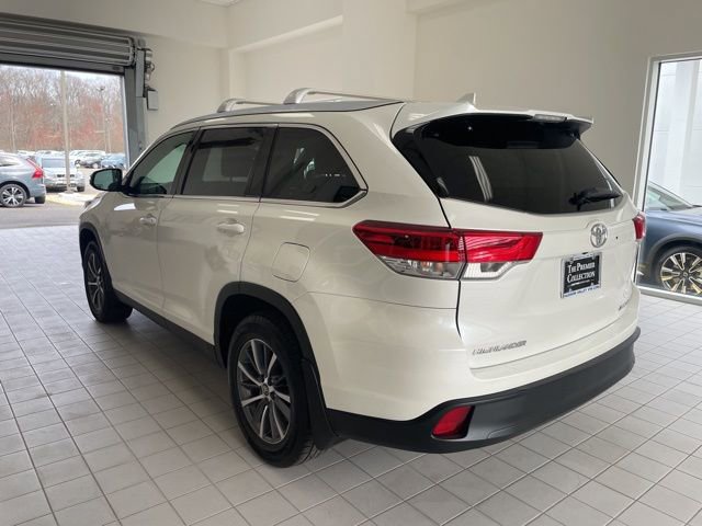 Used 2019 Toyota Highlander XLE image 2
