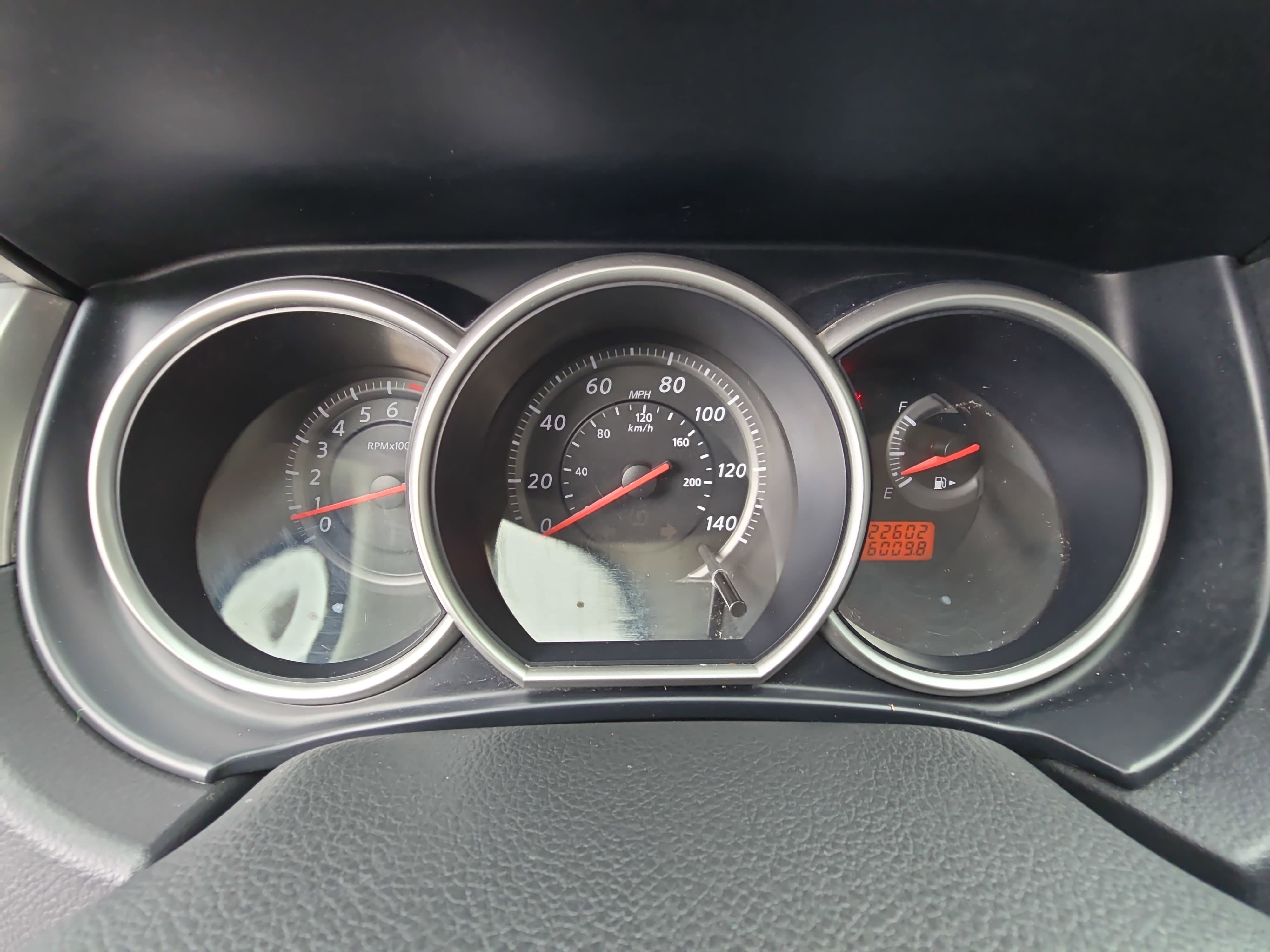 Used 2011 Nissan Versa Hatchback w/ Premium Pkg FWD image 19