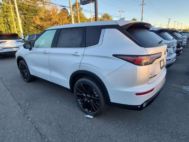 New 2026 Mitsubishi Outlander LE FWD image 5