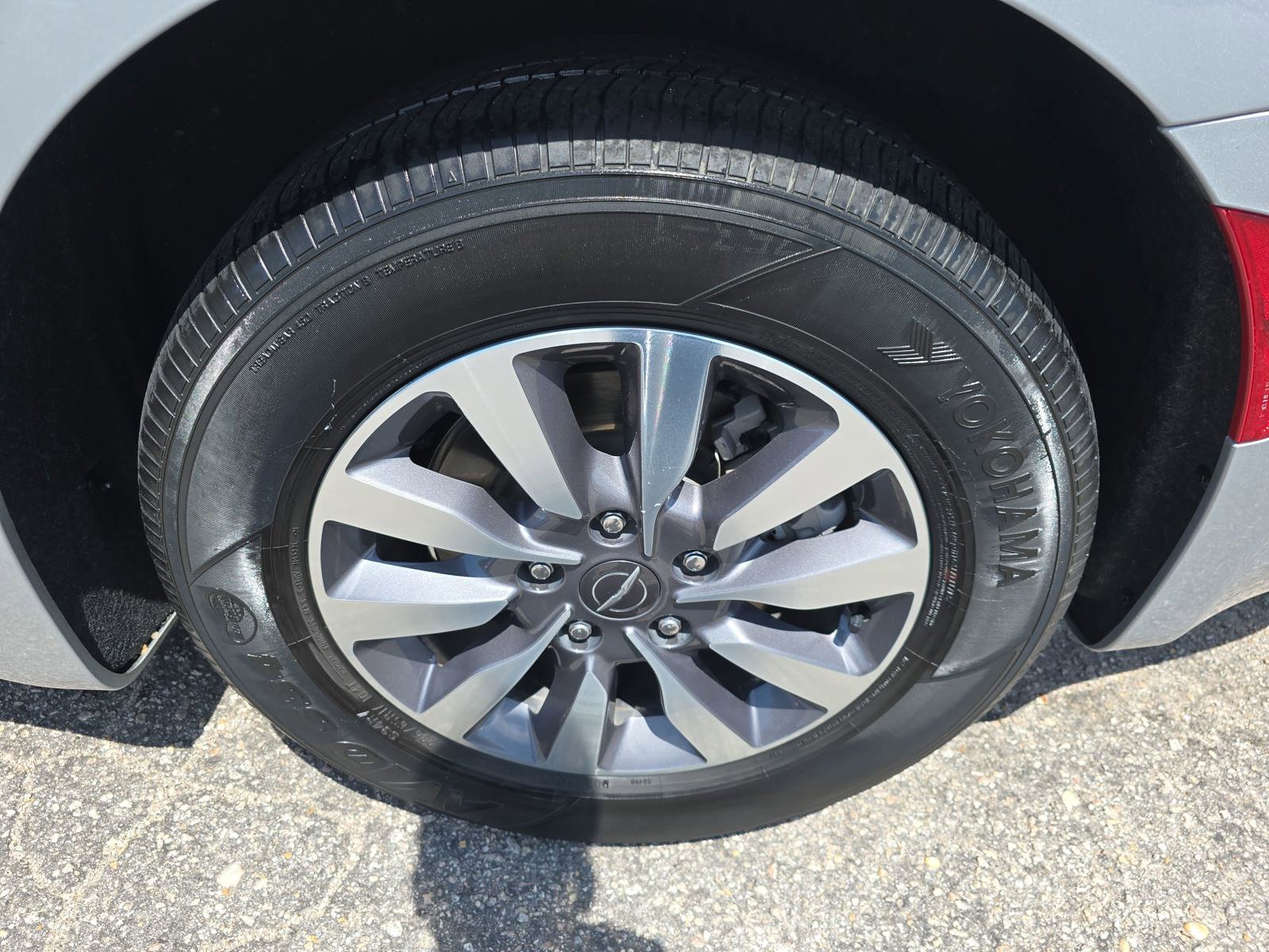 Used 2023 Chrysler Pacifica Touring-L FWD image 35