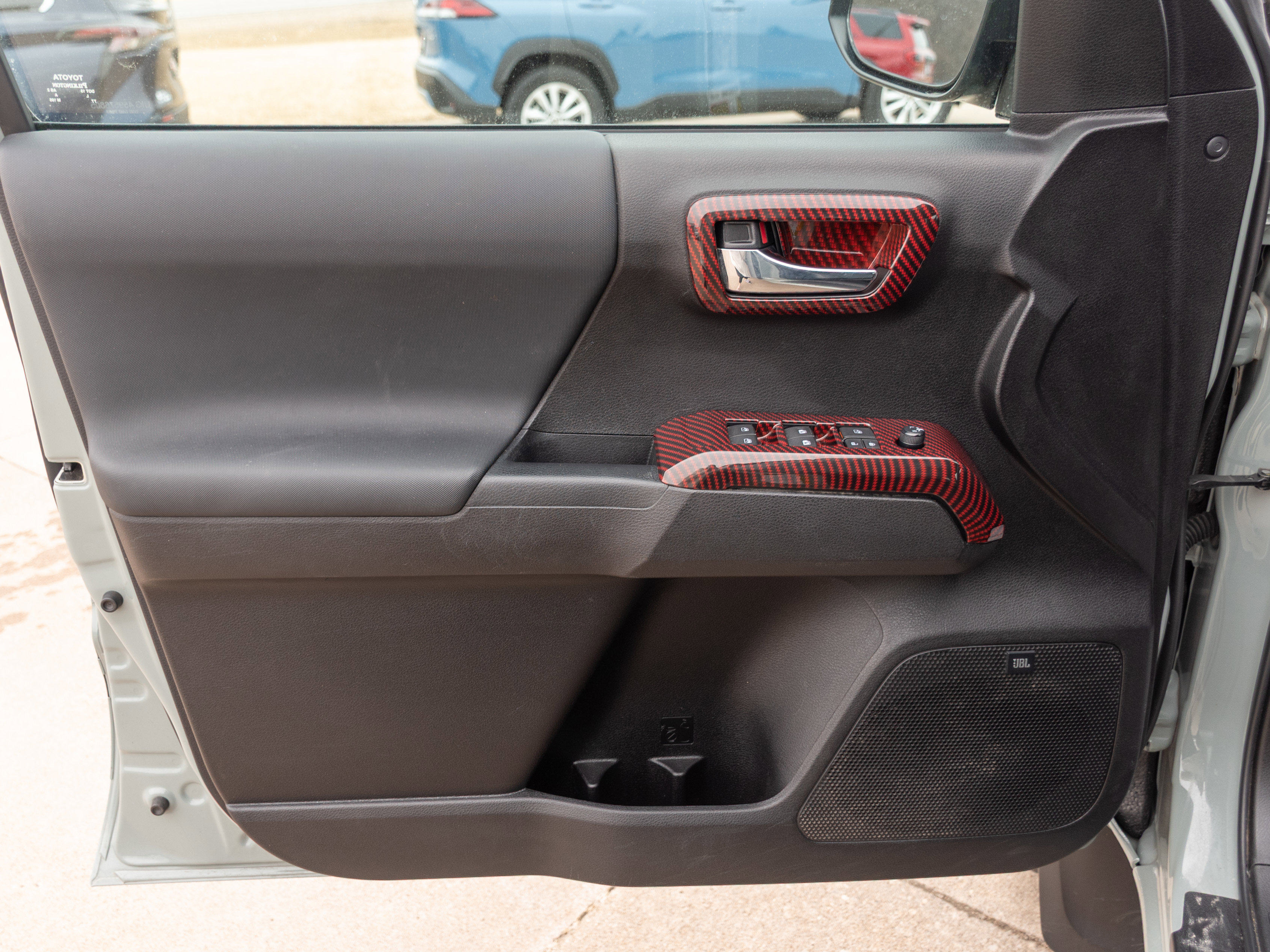 Used 2022 Toyota Tacoma TRD Sport w/ TRD Premium Sport Package AWD/4WD image 9