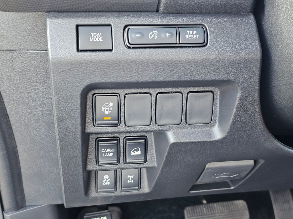 Used 2024 Nissan Frontier PRO-4X w/ Technology Package image 16