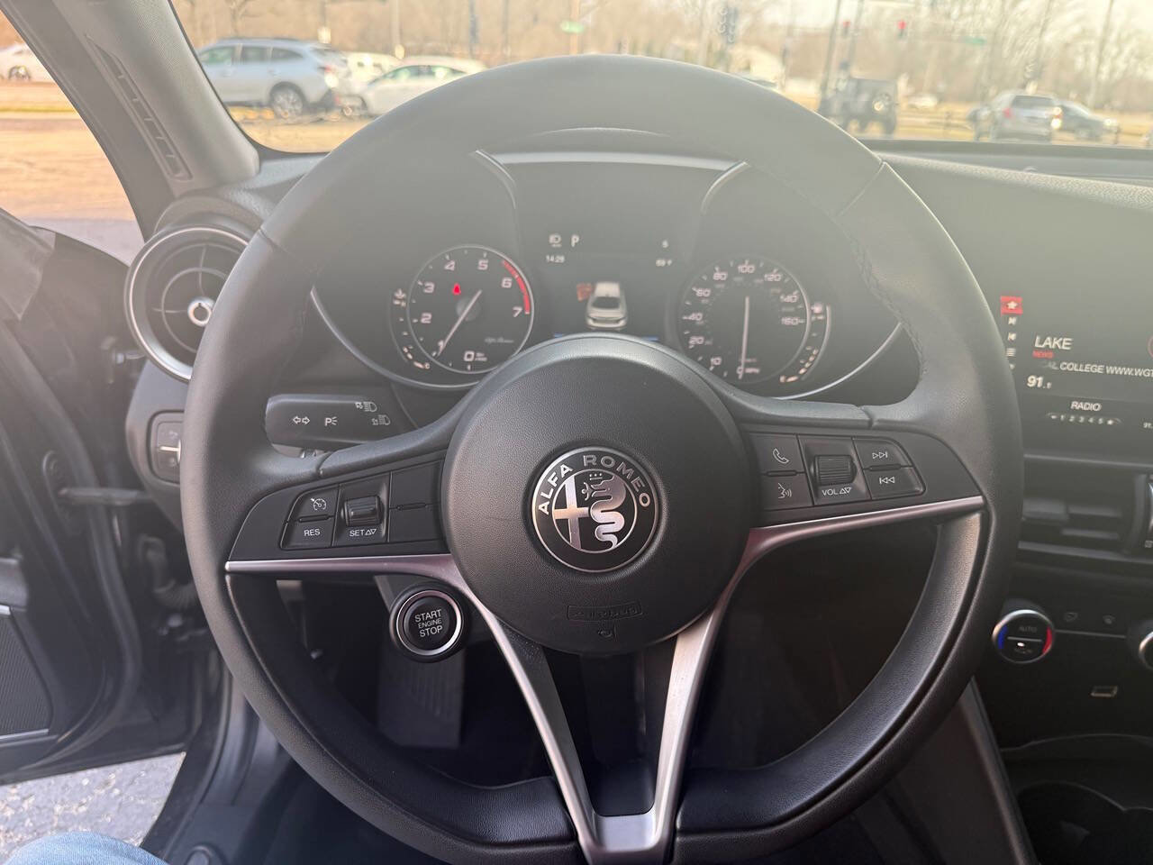 Used 2019 Alfa Romeo Giulia image 16