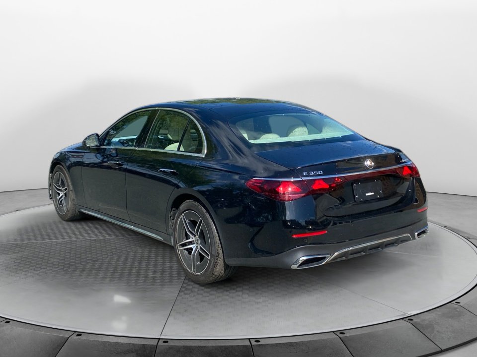 Used 2025 Mercedes-Benz E 350 4MATIC Sedan image 5