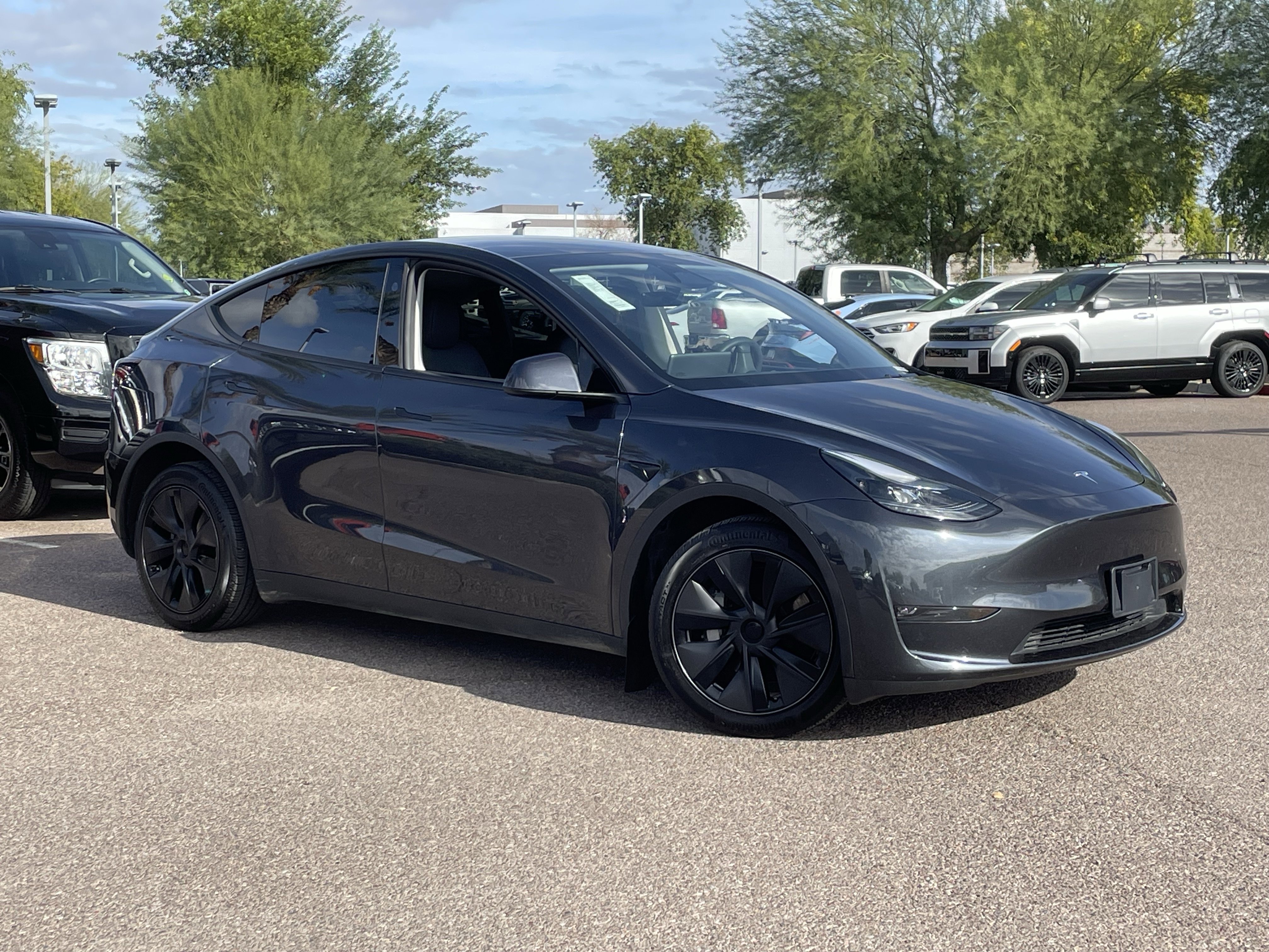 Used 2025 Tesla Model Y Long Range image 32