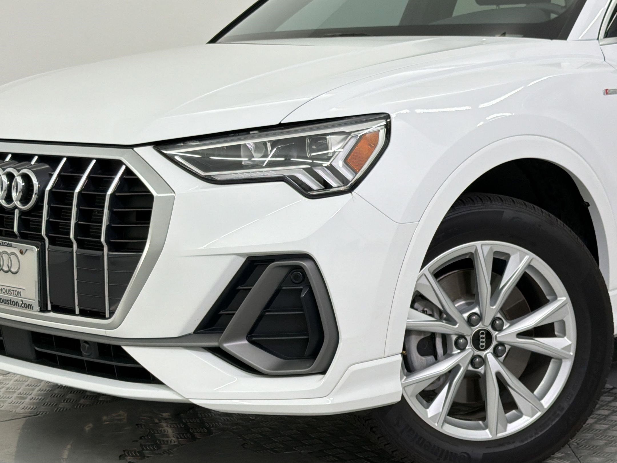 Certified 2025 Audi Q3 2.0T Premium image 11