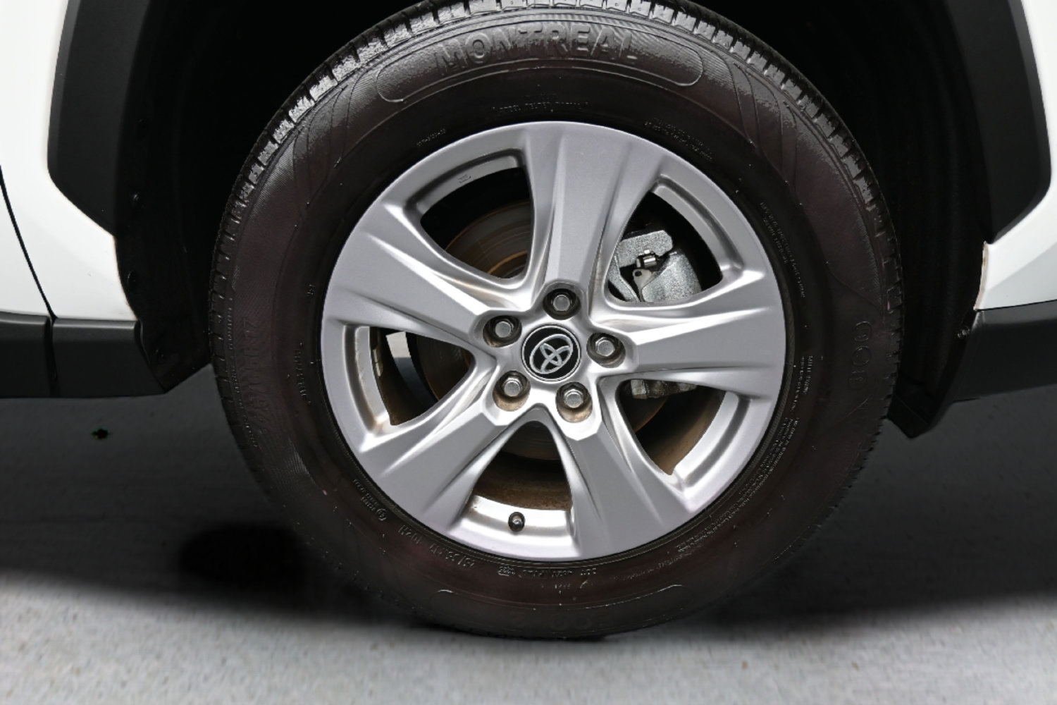Used 2025 Toyota RAV4 XLE AWD/4WD image 12