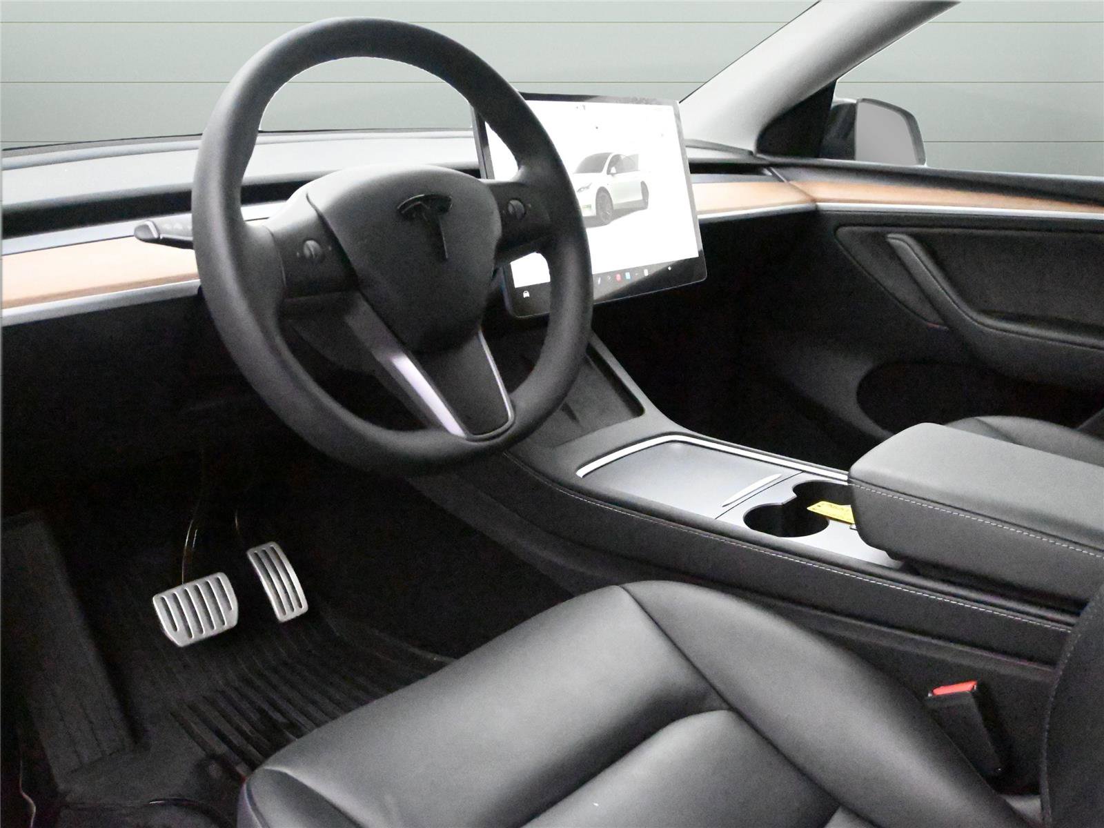 Used 2025 Tesla Model Y Performance video 2