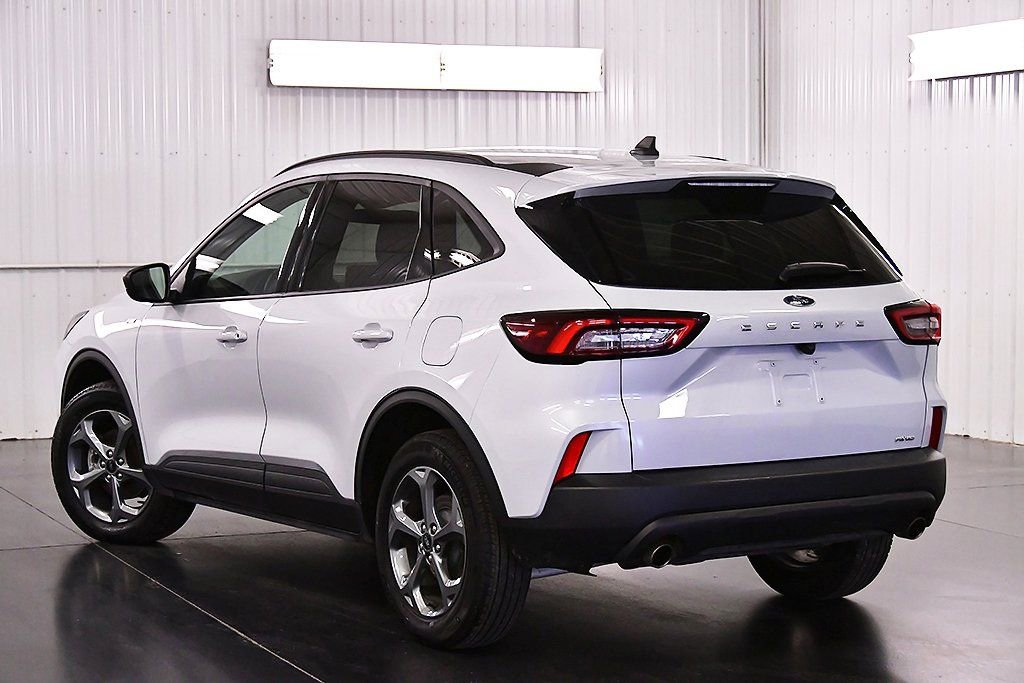 Used 2025 Ford Escape ST-Line AWD/4WD image 5