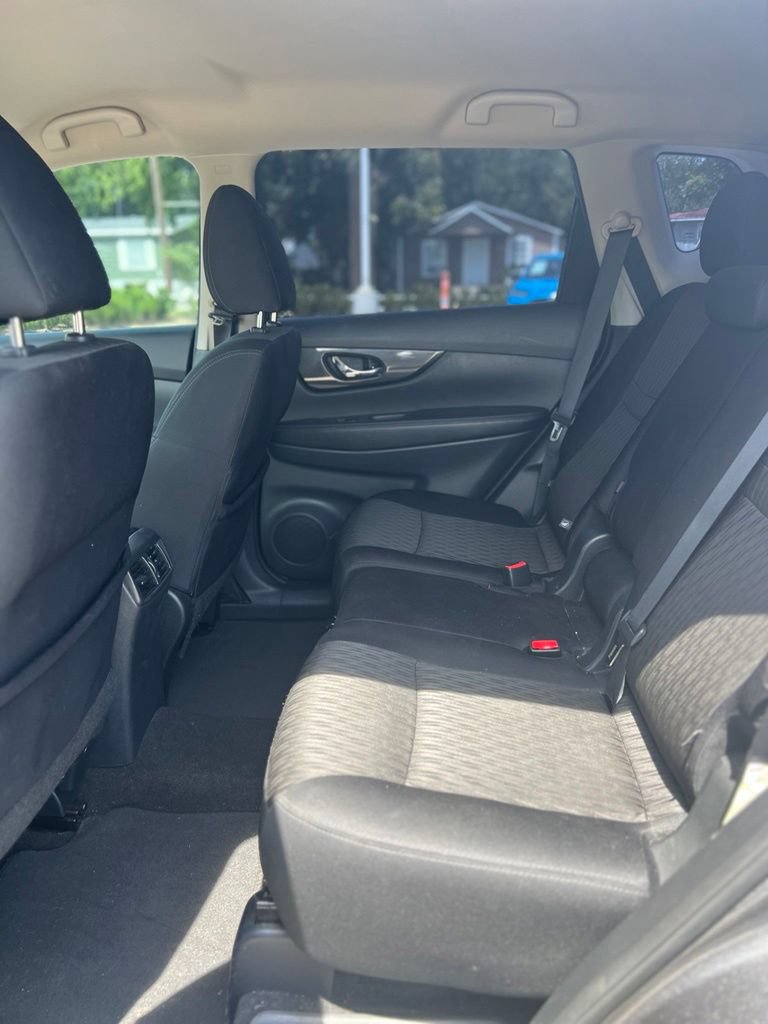Used 2018 Nissan Rogue S FWD image 18