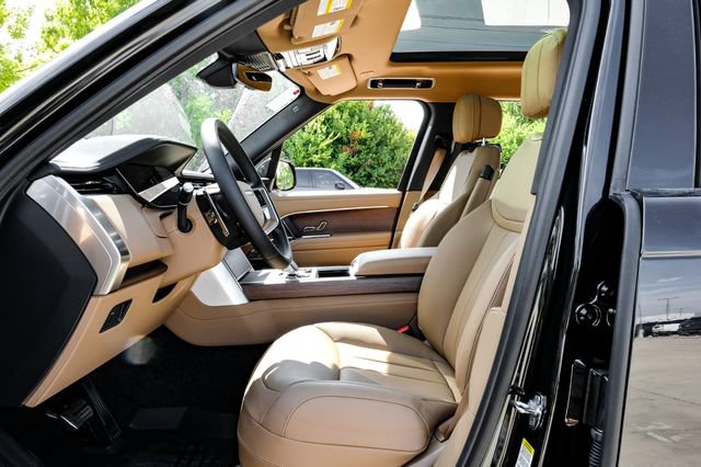 New 2027 Land Rover Range Rover Long Wheelbase SE AWD/4WD image 4