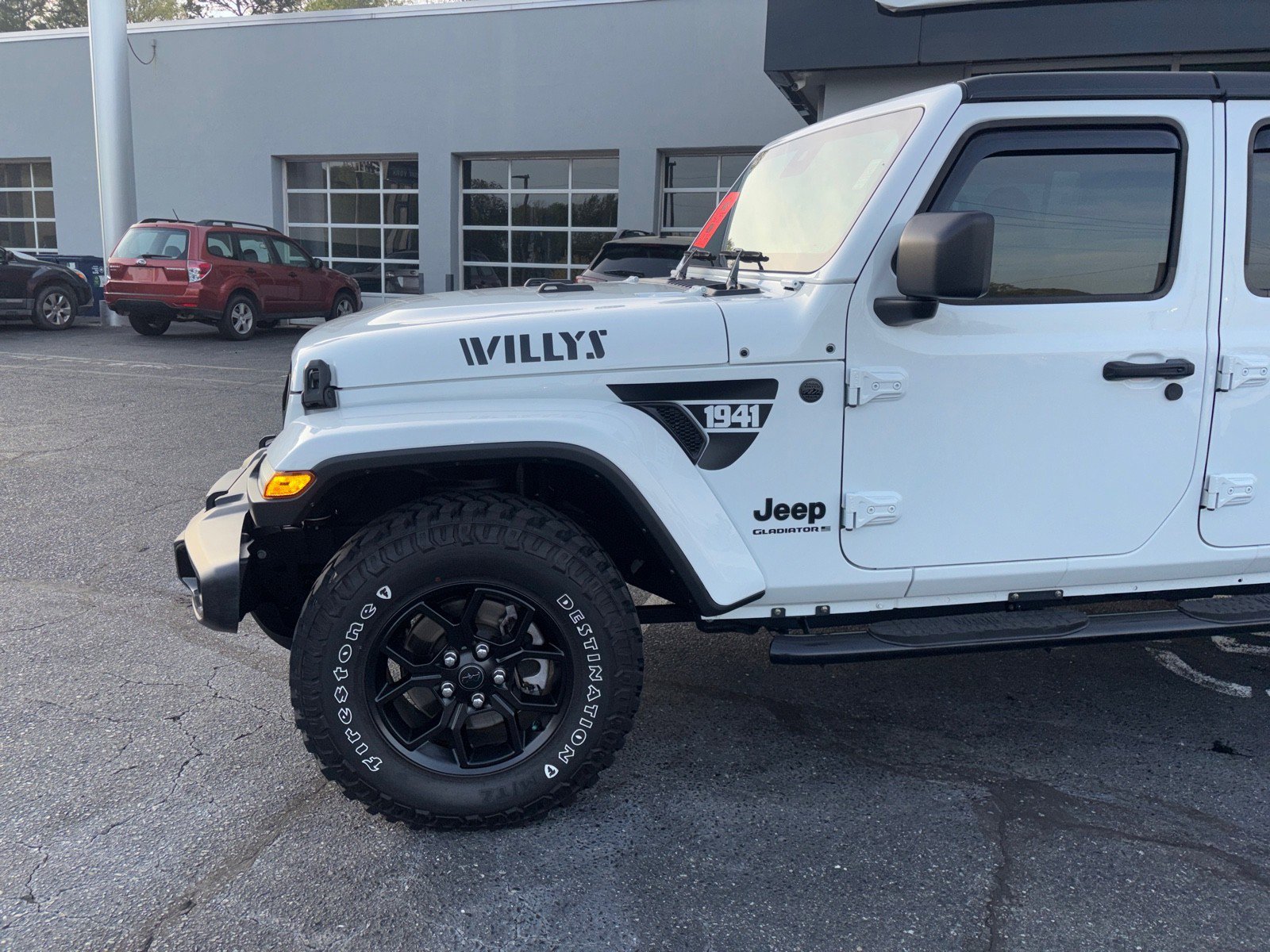 Used 2025 Jeep Gladiator Sport image 7