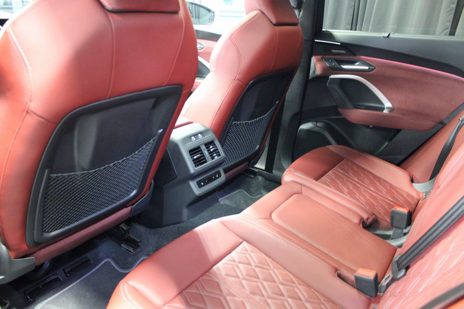 Used 2025 Audi SQ5 Prestige image 37