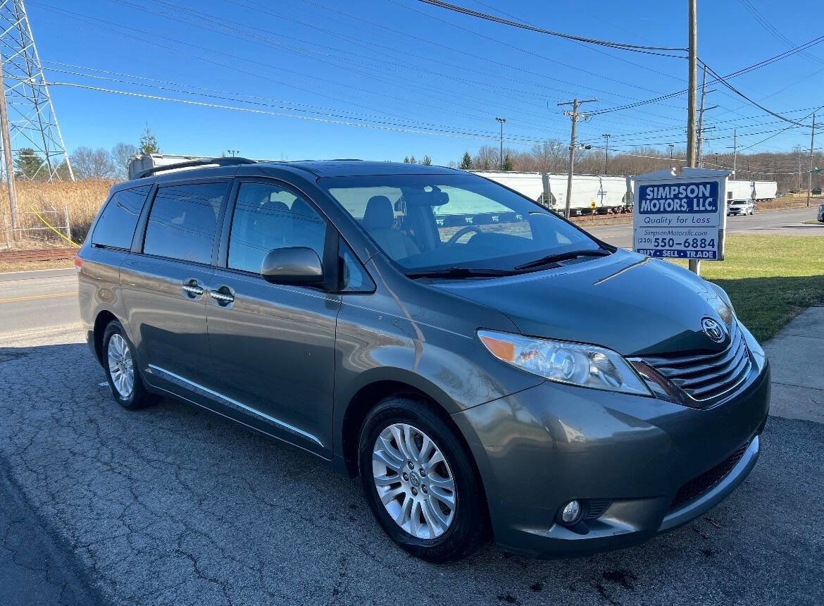 Used 2012 Toyota Sienna XLE w/ Premium Pkg FWD image 2