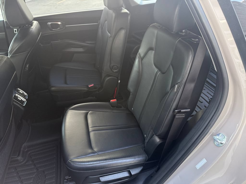 Used 2025 Kia Sorento EX AWD/4WD image 36