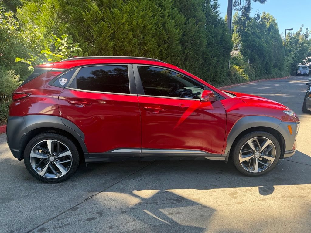 Used 2021 Hyundai Kona Limited w/ Cargo Package AWD/4WD image 2