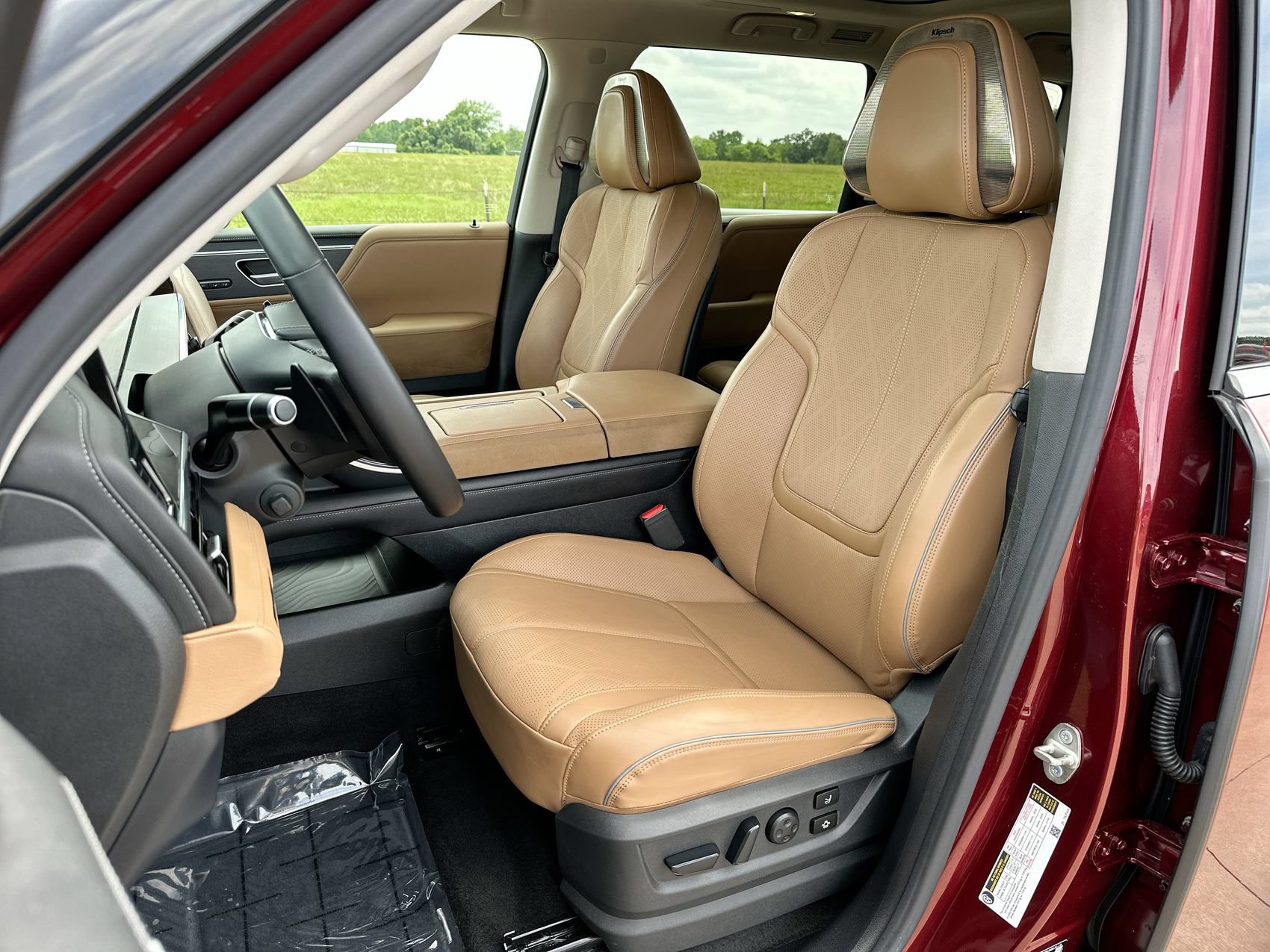 Used 2025 INFINITI QX80 Sensory AWD/4WD image 11