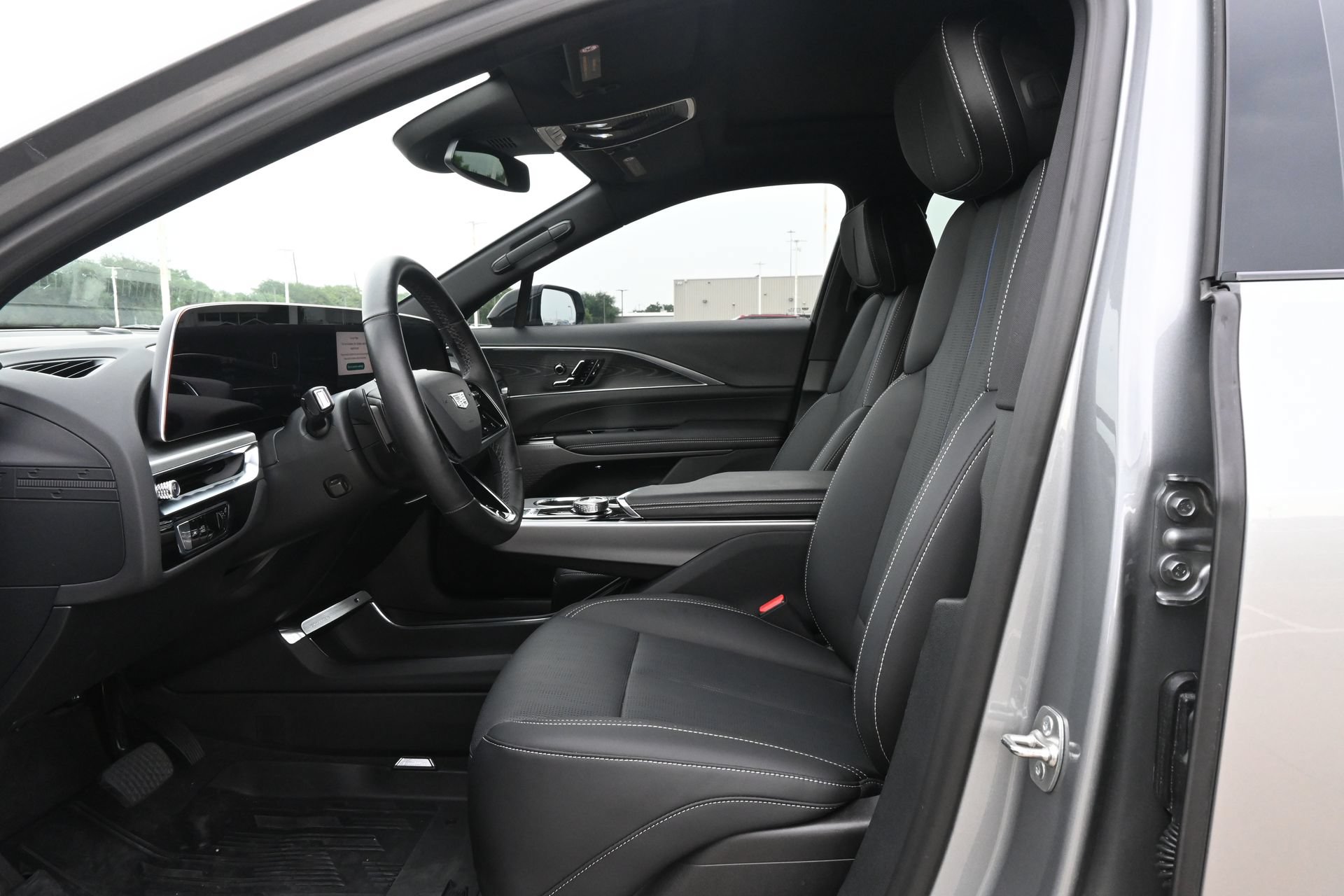 Used 2025 Cadillac Lyriq Luxury RWD image 19
