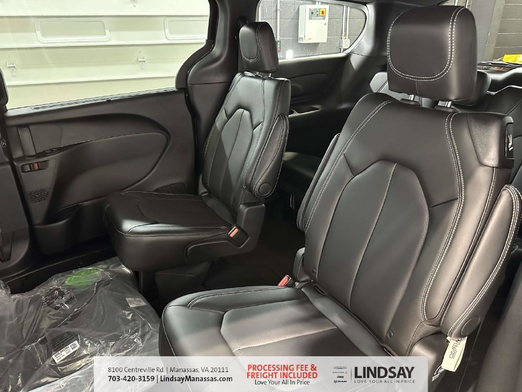 New 2026 Chrysler Pacifica Select w/ S Appearance Package FWD image 18