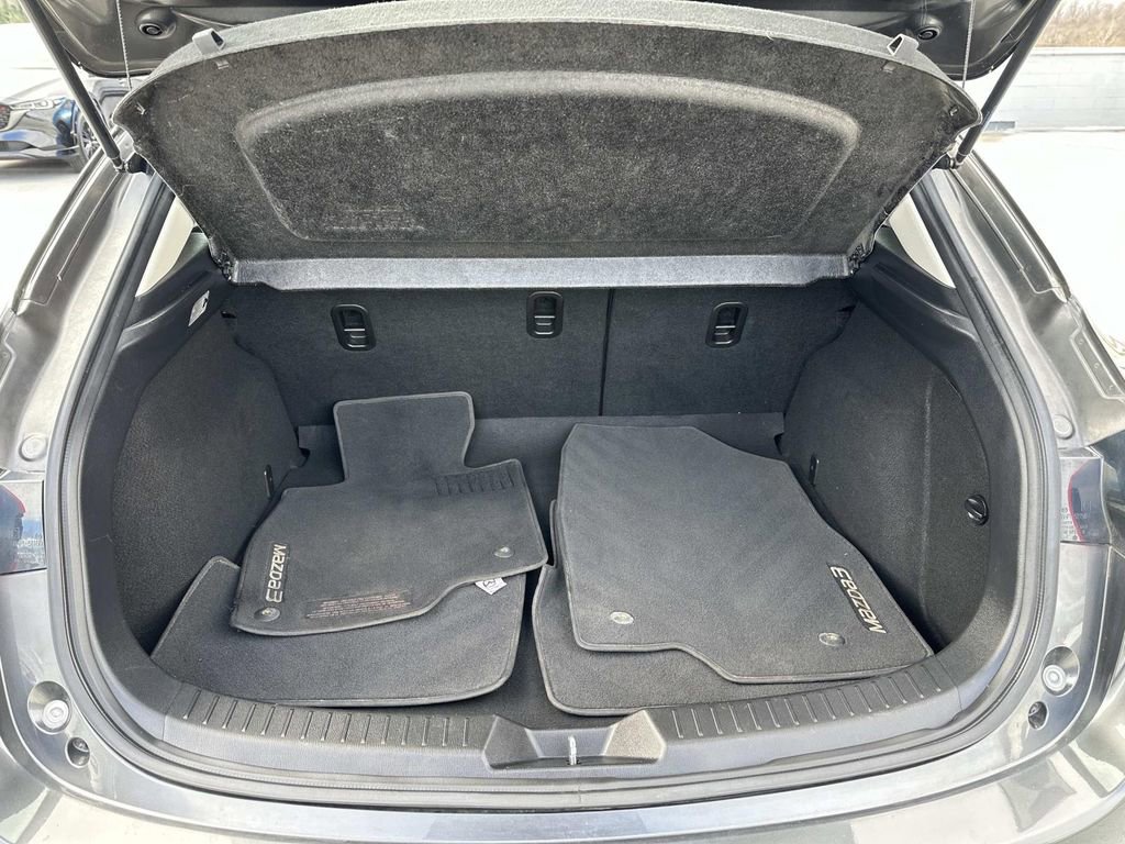 Used 2017 MAZDA MAZDA3 Touring image 29