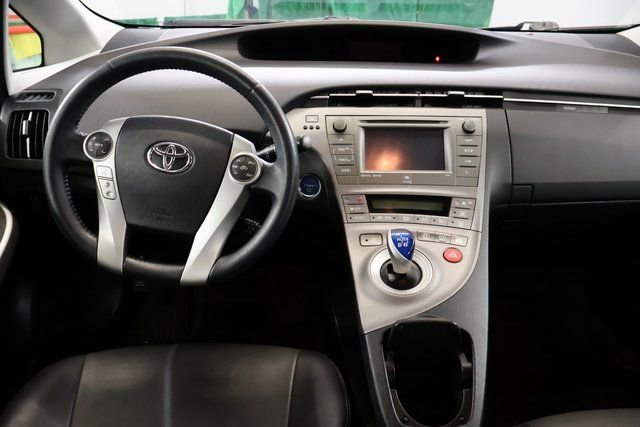 Used 2015 Toyota Prius Five image 13