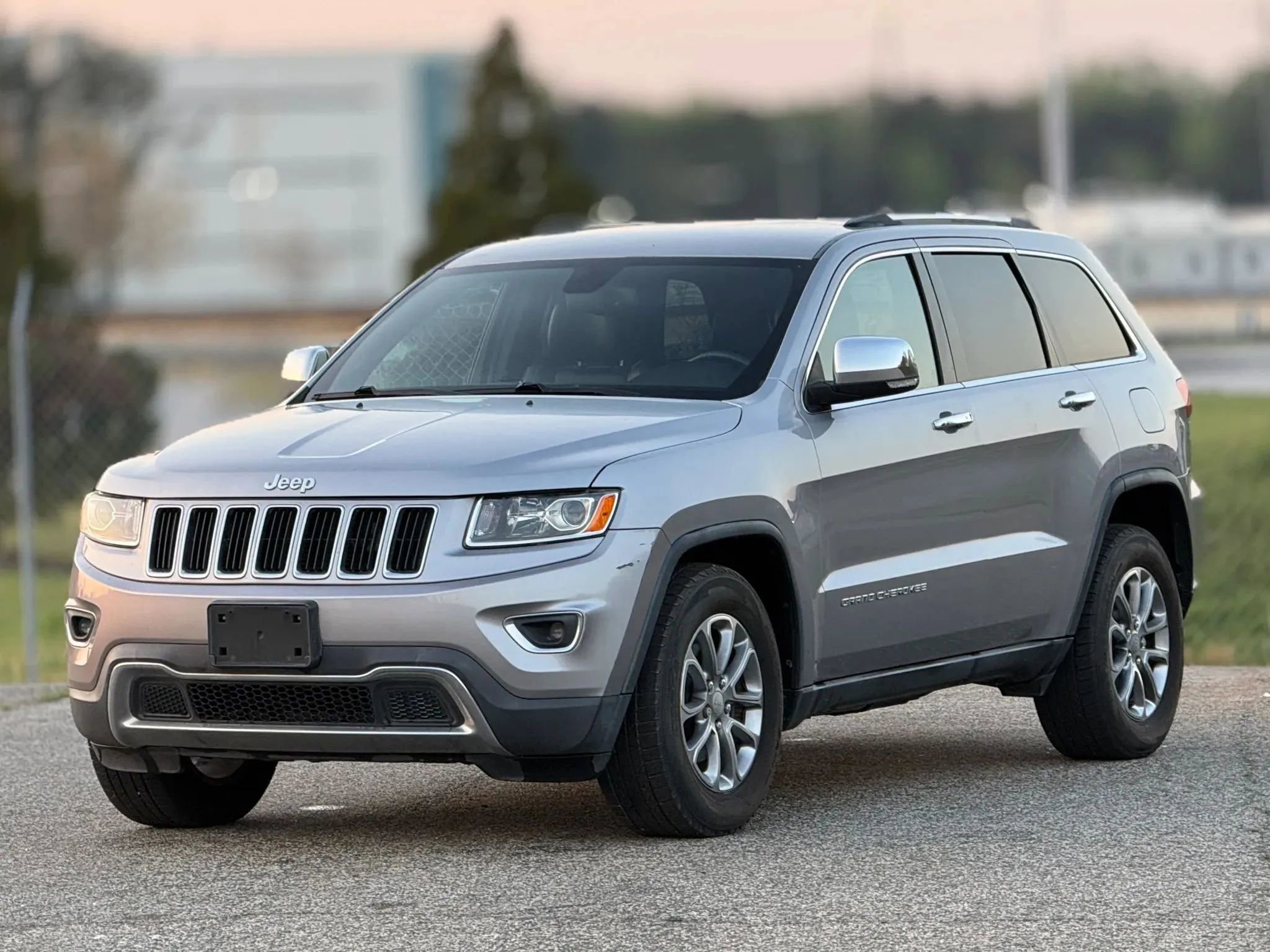 Used 2014 Jeep Grand Cherokee Limited w/ Trailer Tow Group IV image 6