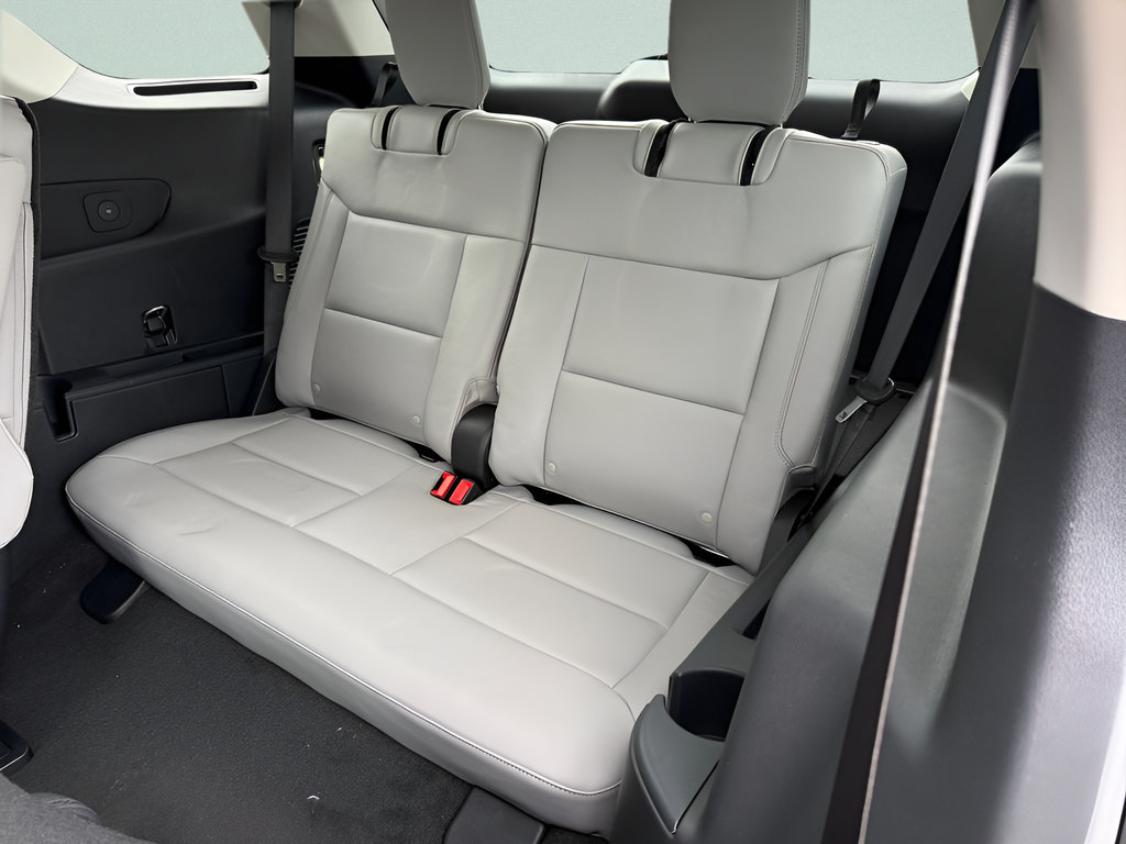 New 2026 Ford Explorer Active w/ Active Comfort Package AWD/4WD image 8