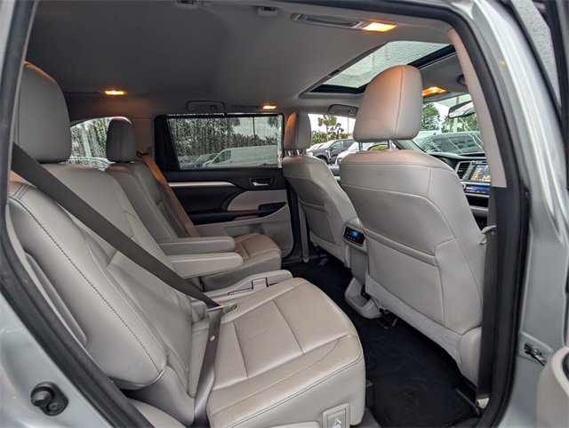 Used 2015 Toyota Highlander XLE image 14