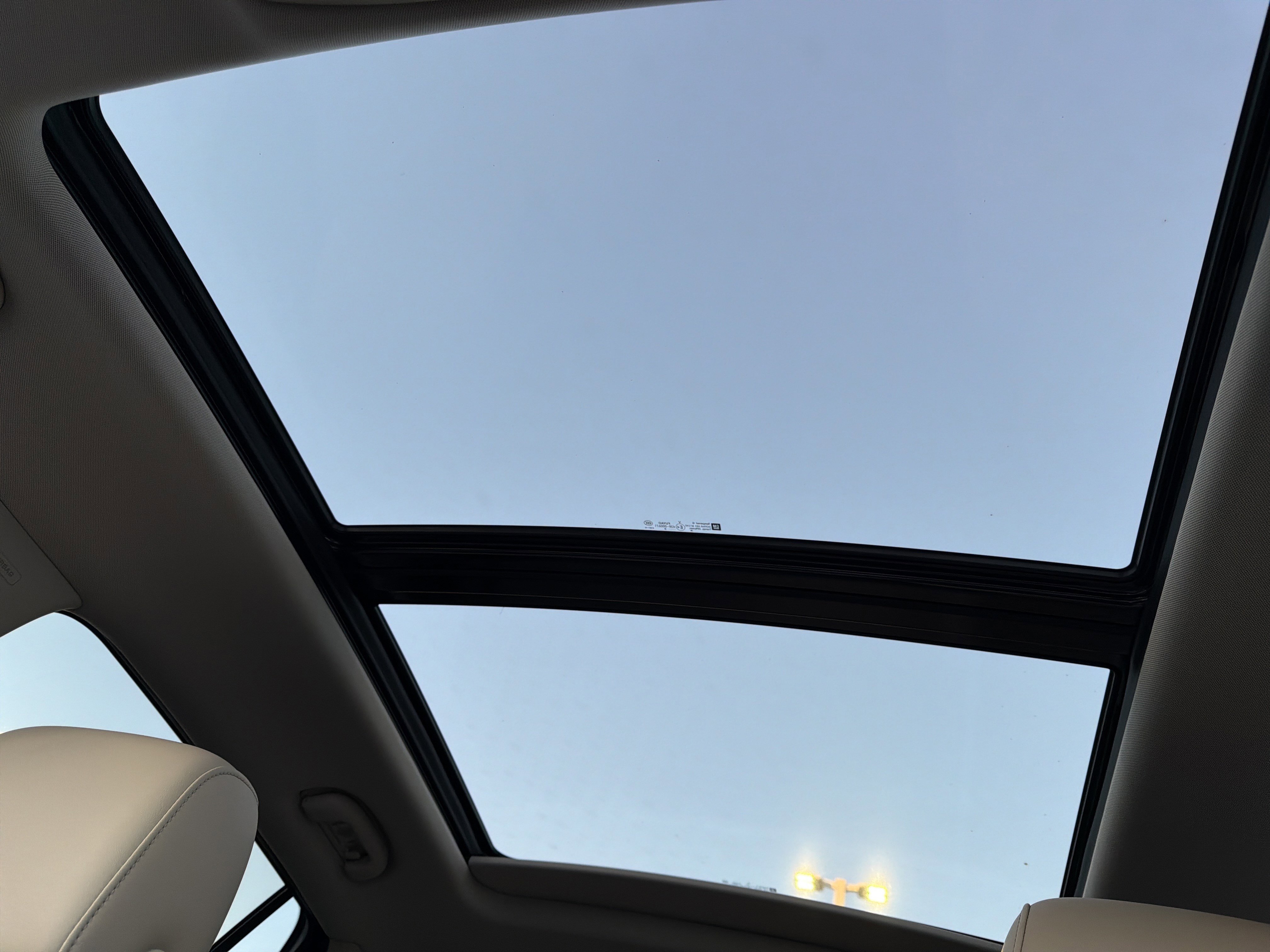 Used 2019 Buick Envision Essence image 28