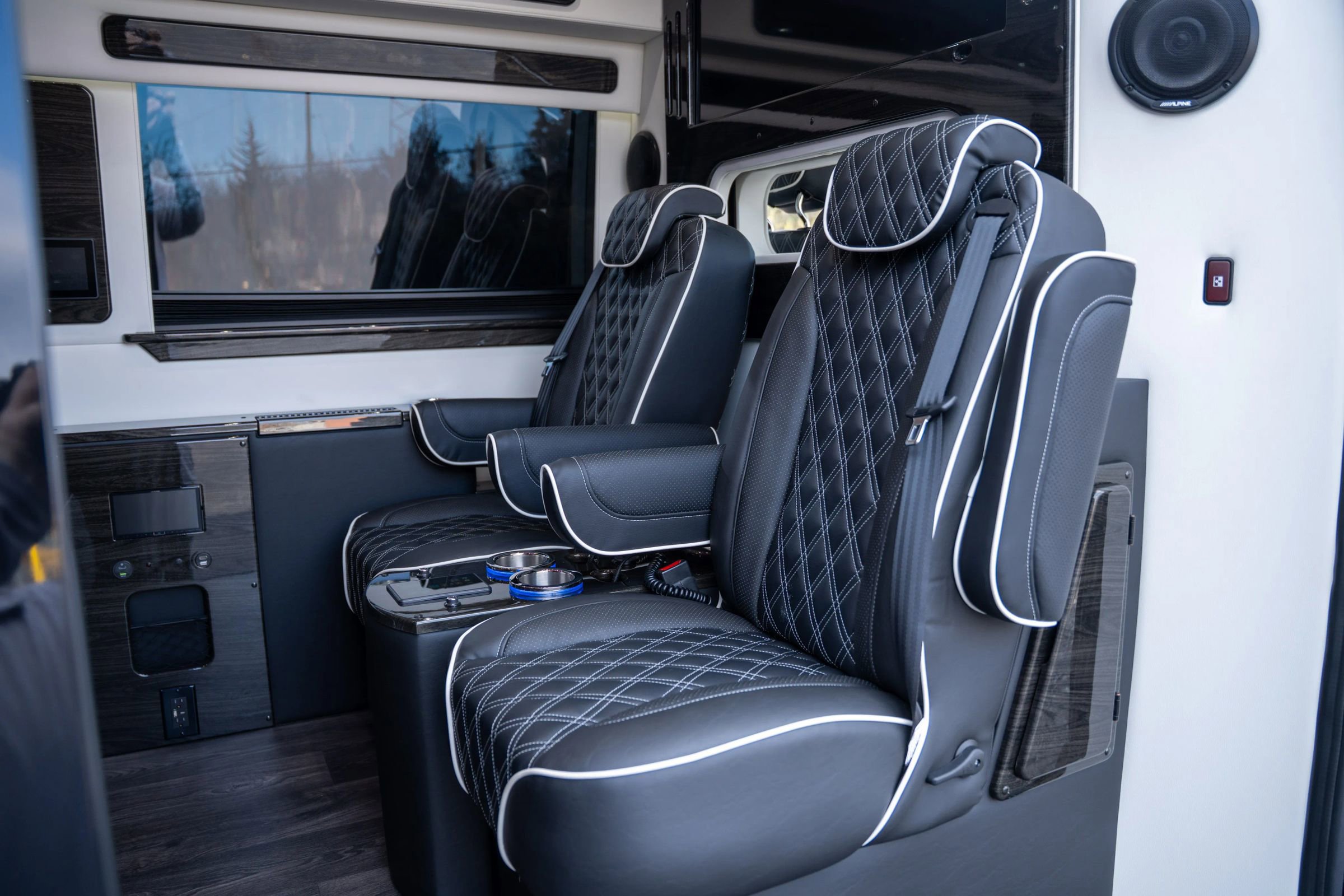 Used 2024 Mercedes-Benz Sprinter 3500 image 13