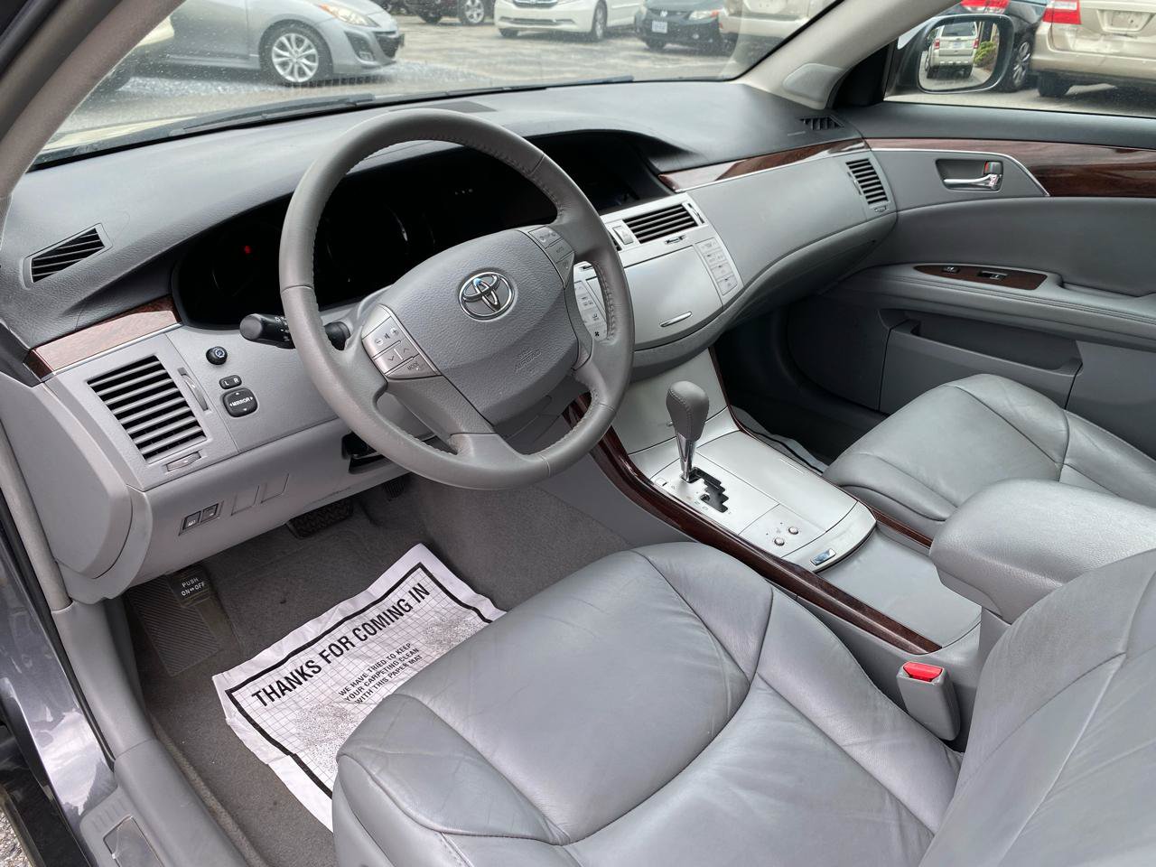 Used 2010 Toyota Avalon FWD image 5