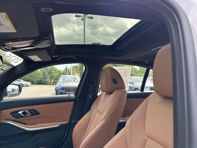Used 2026 BMW 330i xDrive Sedan w/ M Sport Package AWD/4WD image 27