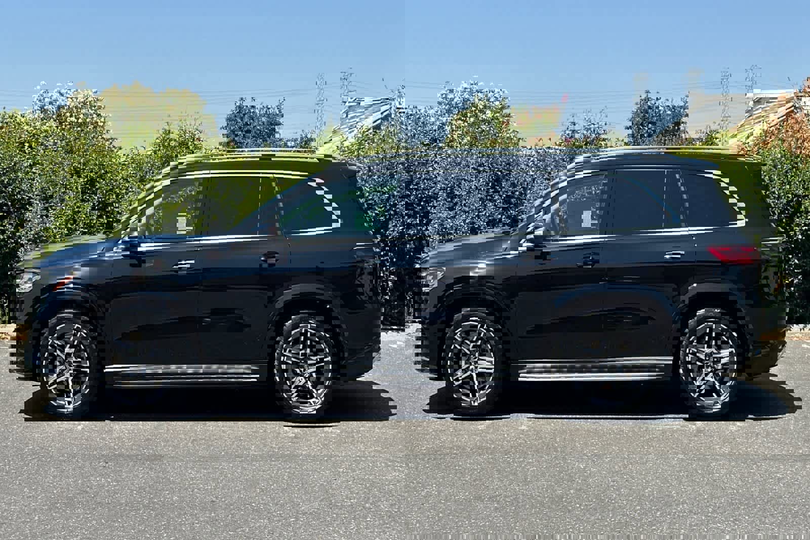 Certified 2025 Mercedes-Benz GLS 450 4MATIC image 6