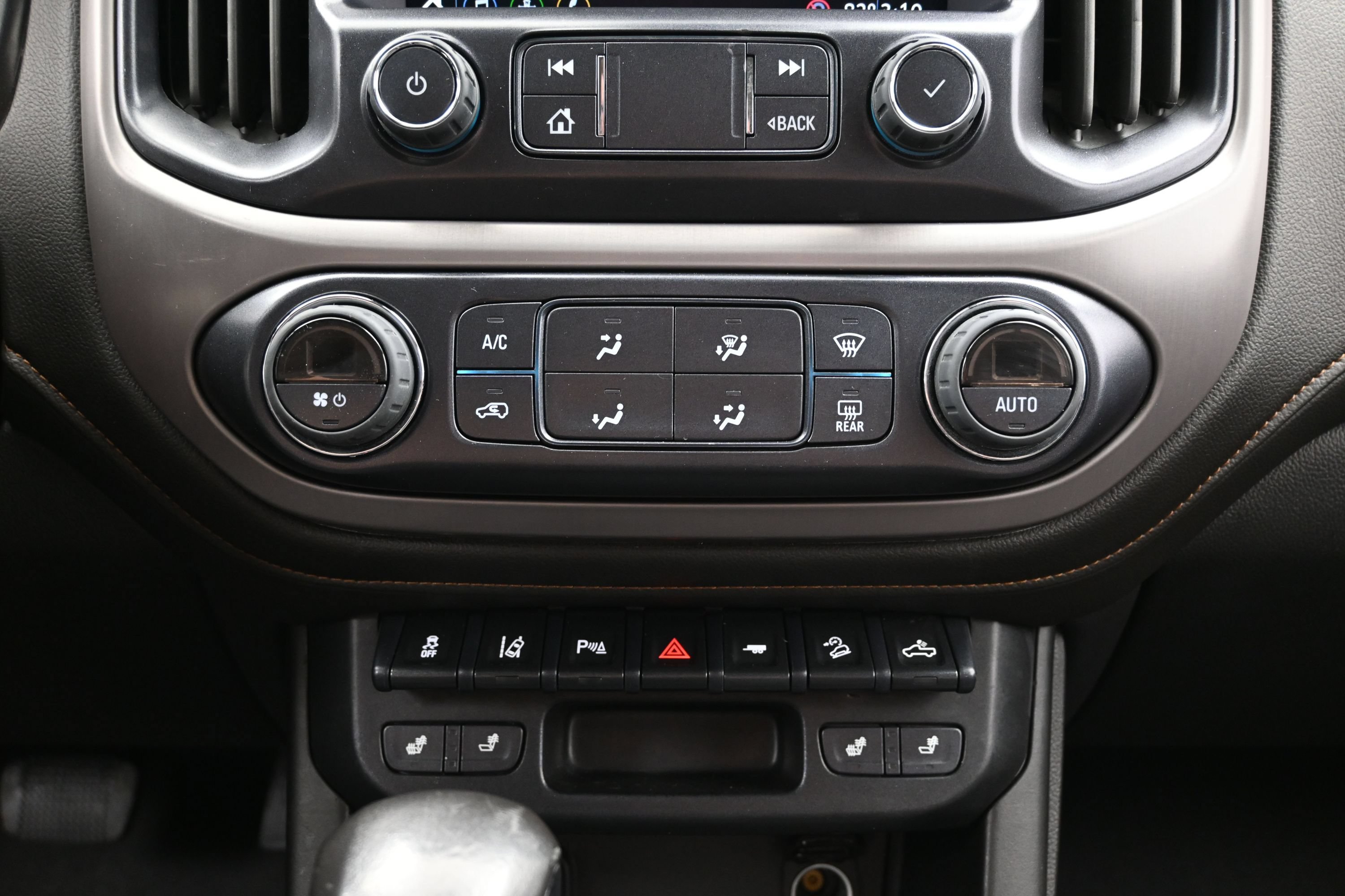 Used 2022 GMC Canyon AT4 w/ Driver Alert Package AWD/4WD image 36