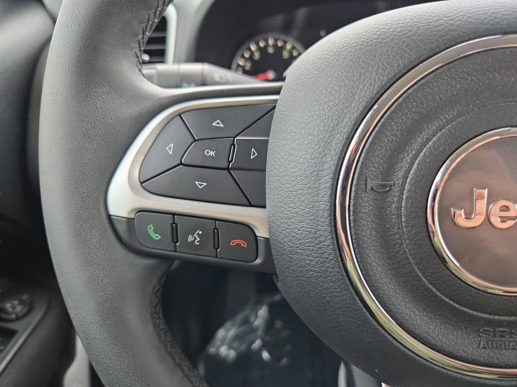 Used 2018 Jeep Renegade Latitude image 22