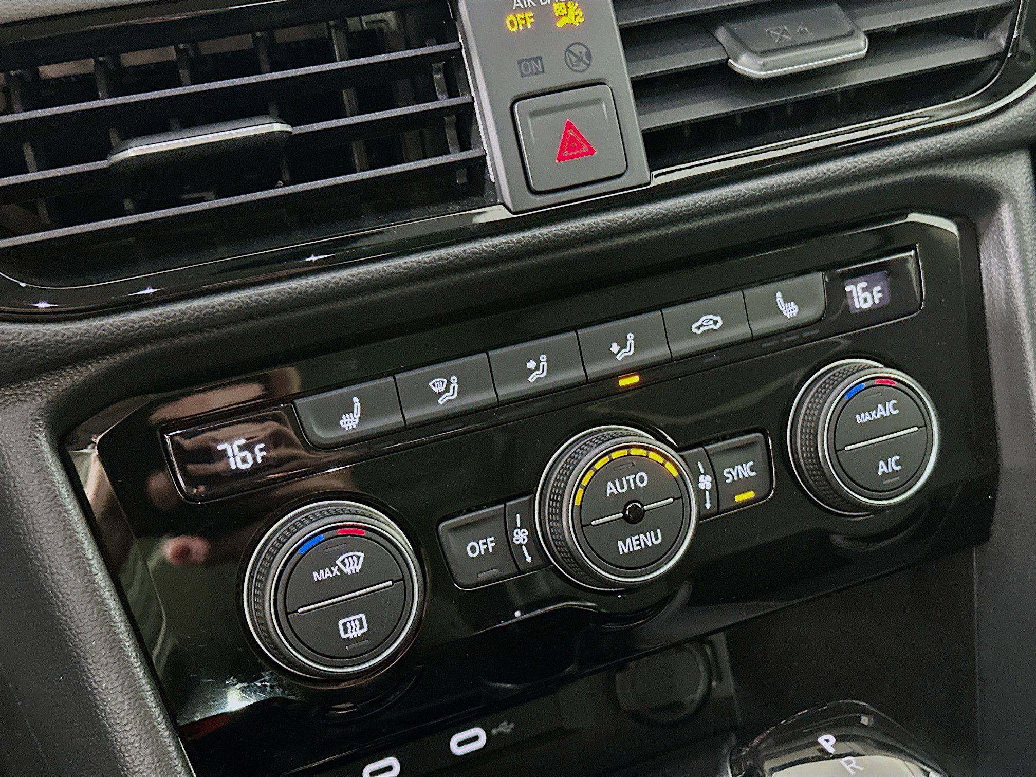 Used 2024 Volkswagen Taos SE image 24