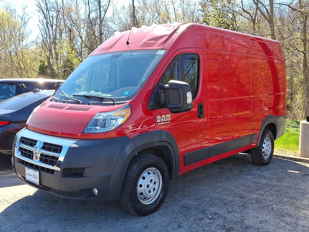 Used 2017 RAM ProMaster 2500 w/ Premium Appearance Group FWD image 3