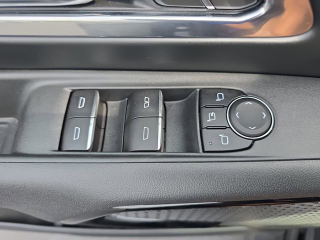 New 2025 Chevrolet Silverado EV LT image 28