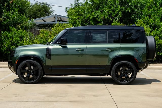 New 2026 Land Rover Defender 110 X-Dynamic SE AWD/4WD image 16