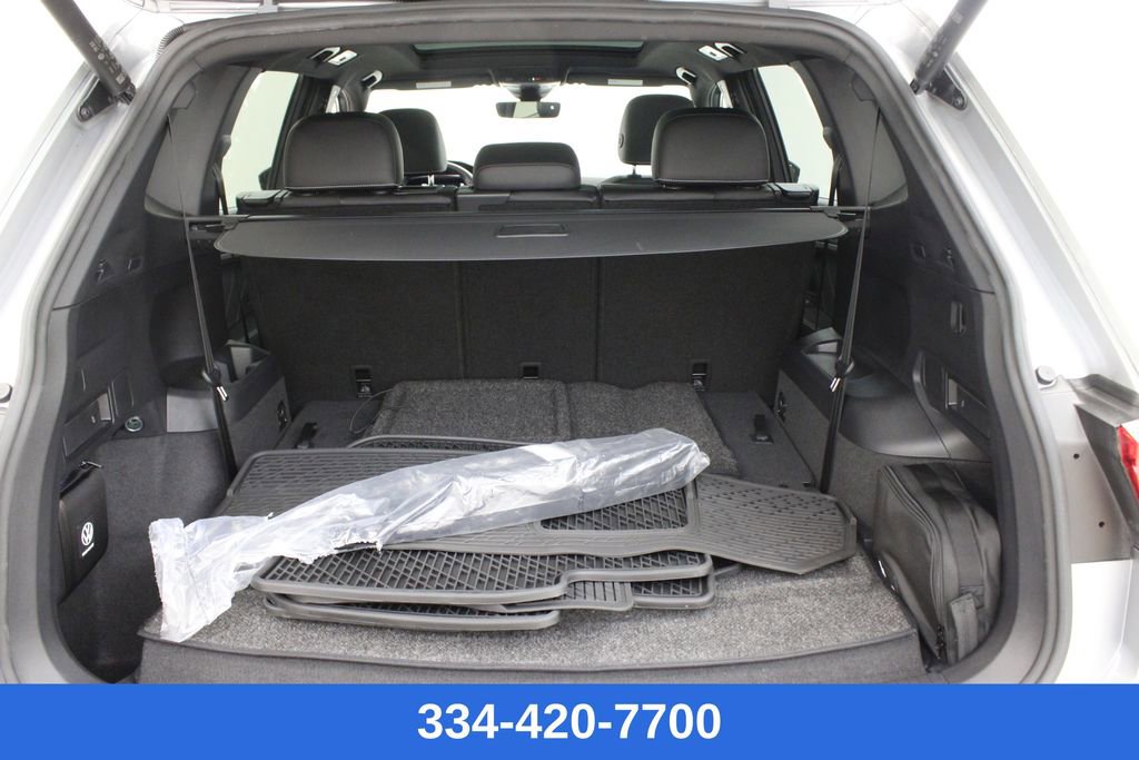 Used 2022 Volkswagen Tiguan SE R-Line image 29