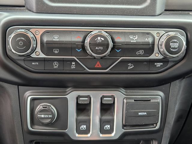 Used 2020 Jeep Wrangler Sport image 17