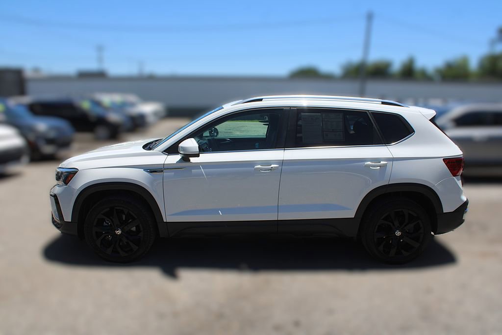 Used 2023 Volkswagen Taos SE w/ Panoramic Sunroof Package FWD image 13