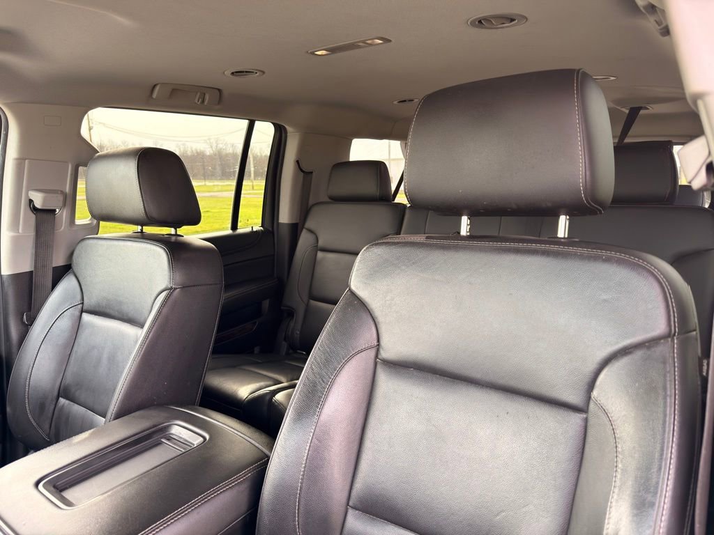 Used 2018 Chevrolet Suburban LT image 25