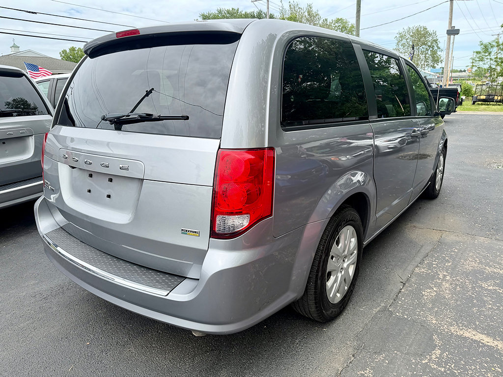 Used 2019 Dodge Grand Caravan SE w/ UConnect Hands-Free Group FWD image 7