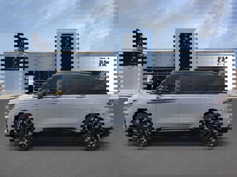 New 2026 Lincoln Nautilus Reserve w/ Jet Appearance Package image 3